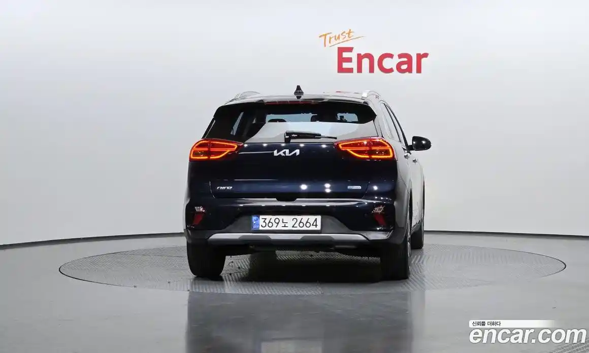 Kia Niro 2022 1.6 Автомат в Москве № 418519, фото 4