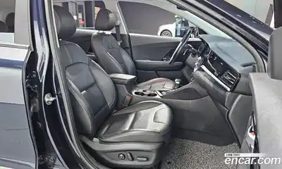 Kia Niro 2022 1.6 Автомат в Москве № 418519, миниатюра 10