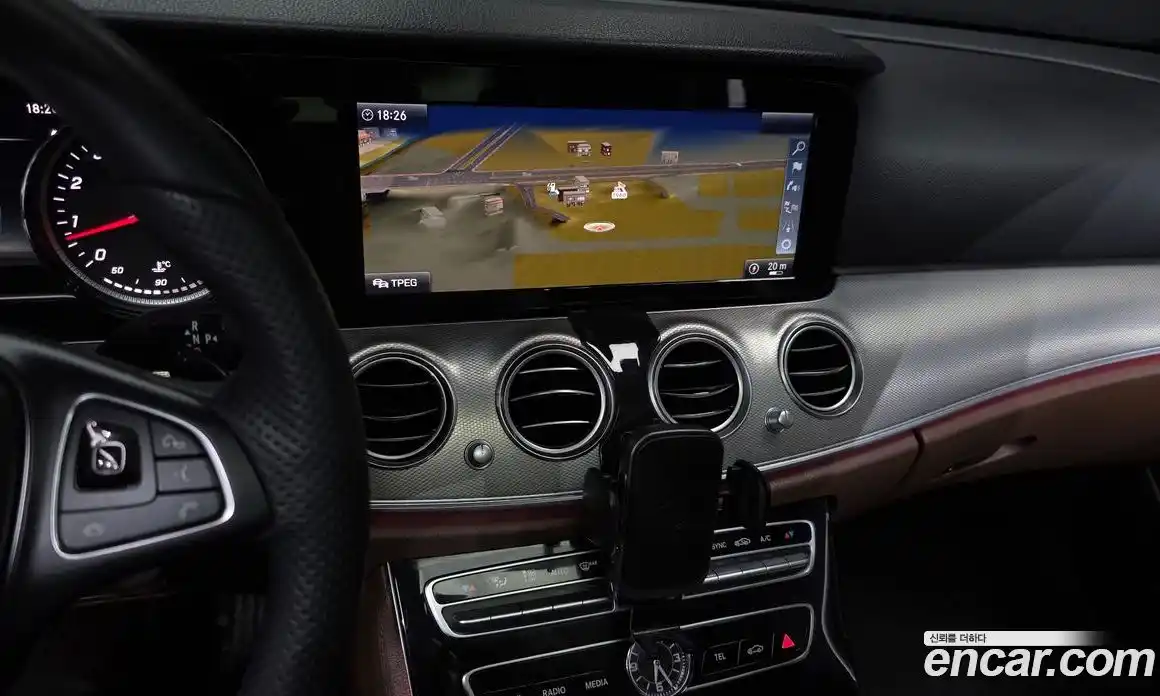 Mercedes-Benz E-Class 2018 2.0 Автомат в Москве № 427644, фото 14