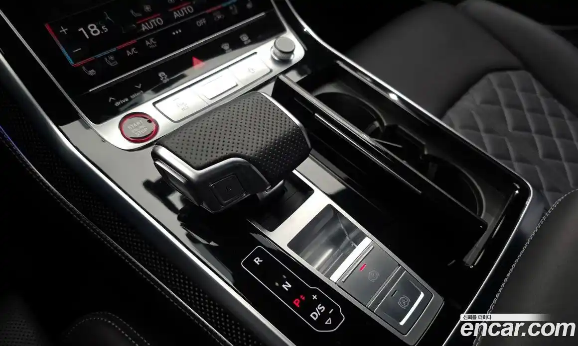 Audi SQ7 2023 4.0 Автомат в Москве № 428488, фото 9