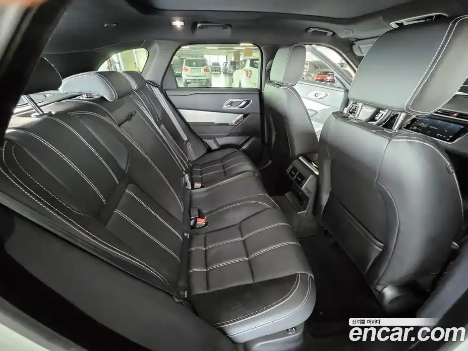 Land Rover Range-Rover Velar 2023 3.0 Автомат в Москве № 431675, фото 14