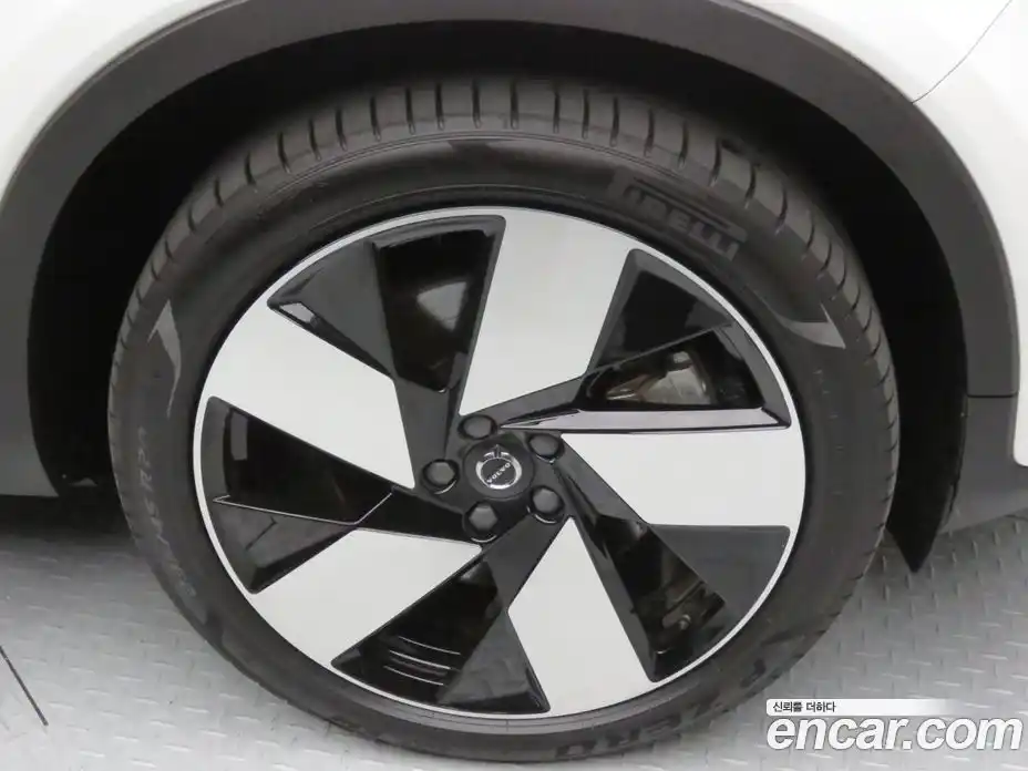 Volvo C40 2024 0.2 Автомат в Москве № 470067, фото 7