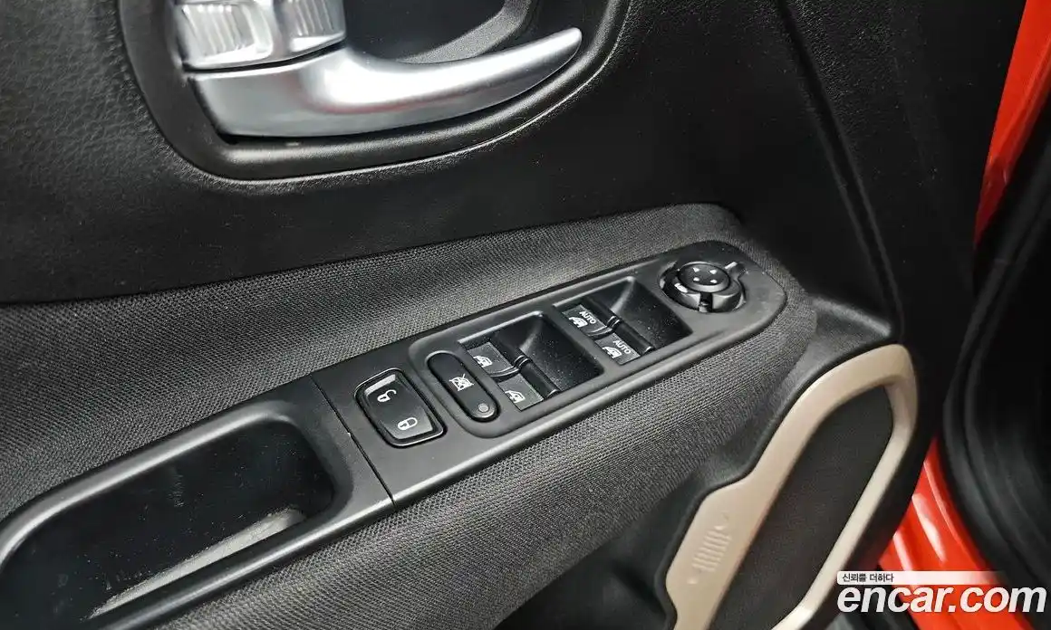 Jeep Renegade 2017 2.4 Автомат в Москве № 472733, фото 17