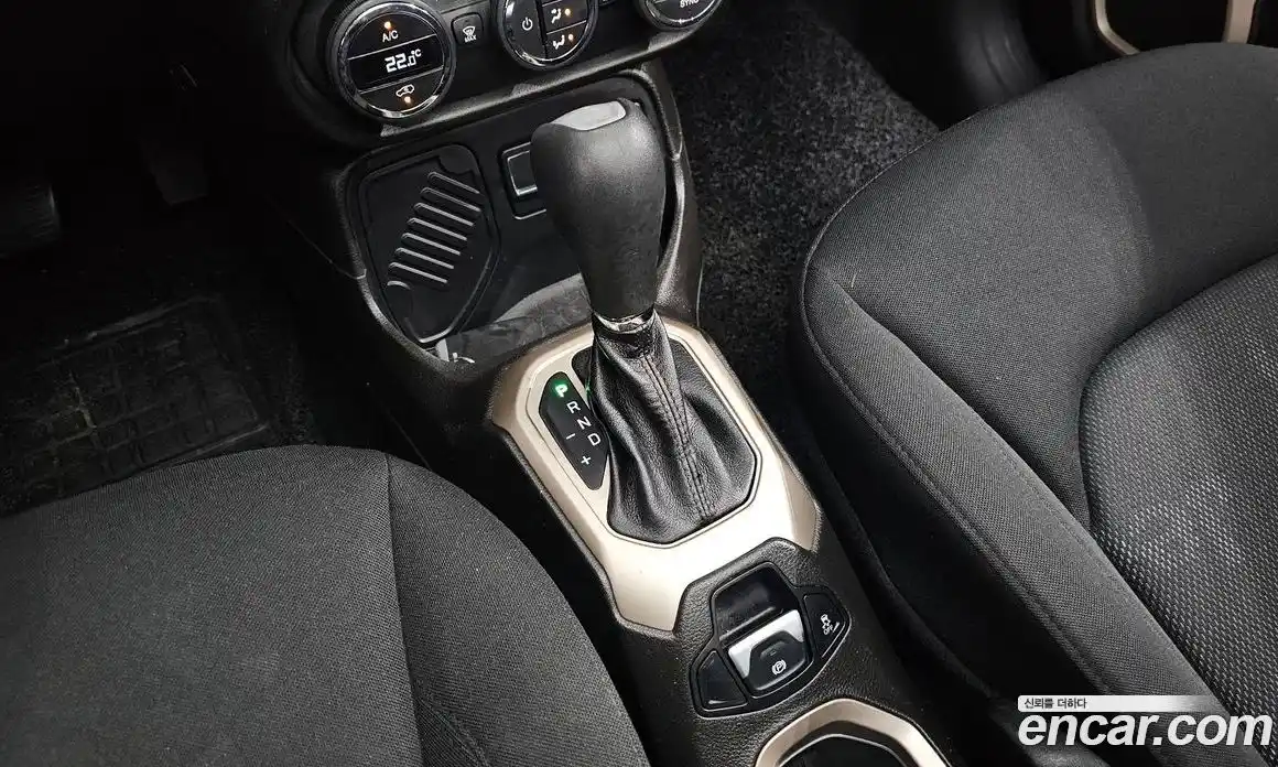 Jeep Renegade 2017 2.4 Автомат в Москве № 472733, фото 9