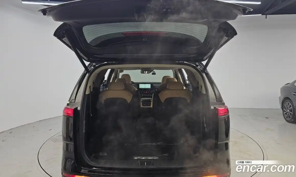 Kia Canival 2023 3.5 Автомат в Москве № 50325, фото 12