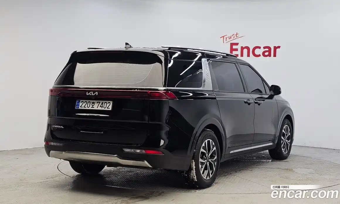 Kia Canival 2023 3.5 Автомат в Москве № 50325, фото 14