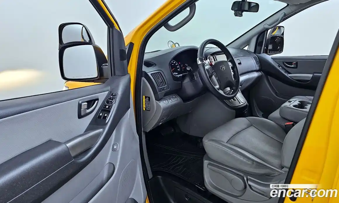 Hyundai Starex 2020 2.4 Автомат в Москве № 108700, фото 11