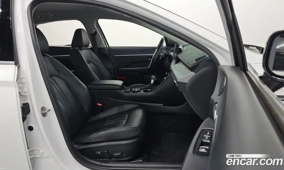 Hyundai Sonata 2024 2.0 Автомат в Москве № 114060, фото 11