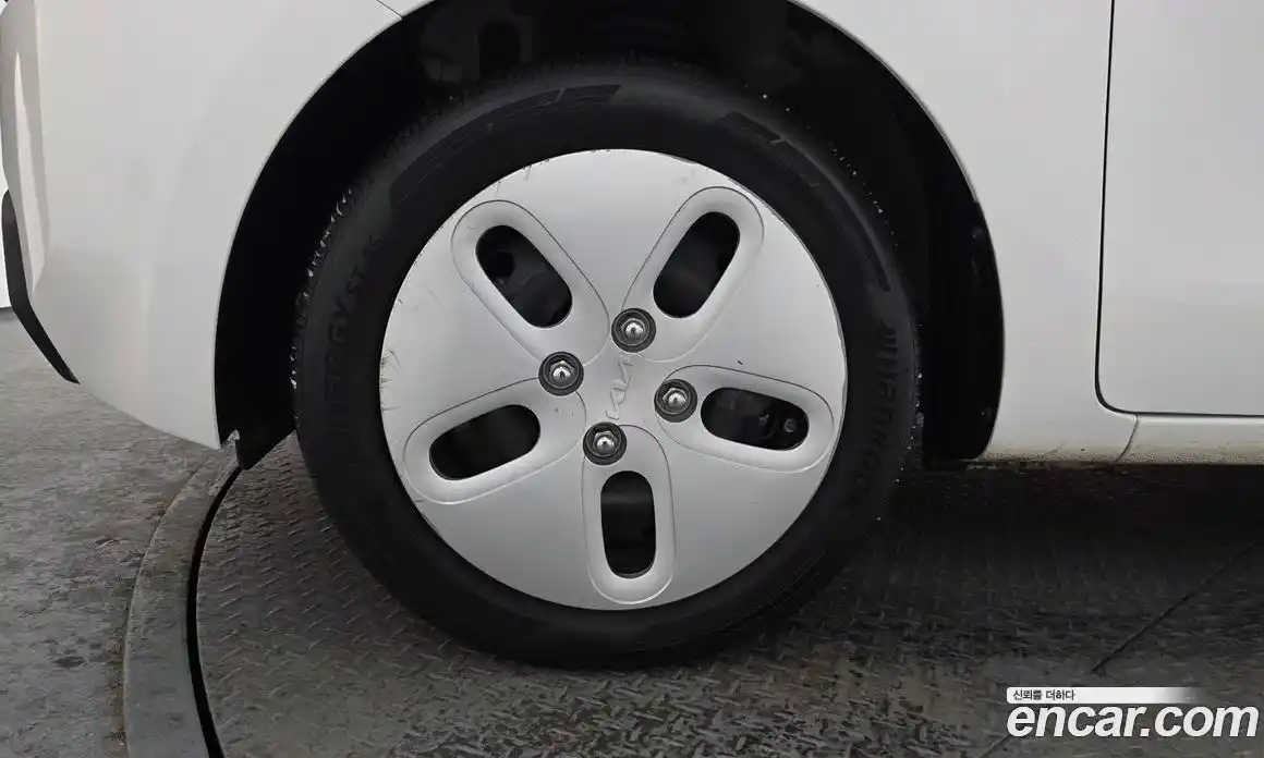 Kia Ray 2023 1.0 Автомат в Москве № 120708, фото 3