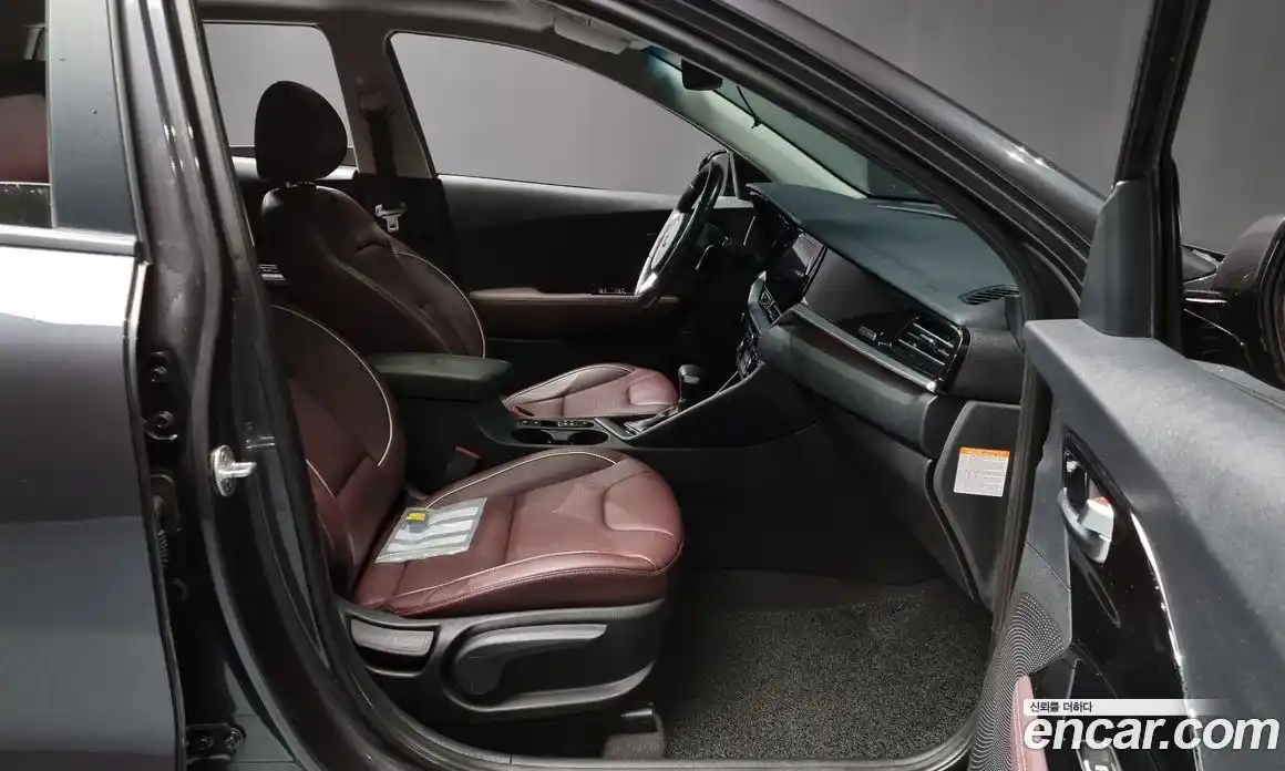 Kia Niro 2020 1.6 Автомат в Москве № 122221, фото 18