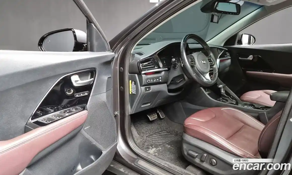 Kia Niro 2020 1.6 Автомат в Москве № 122221, фото 19