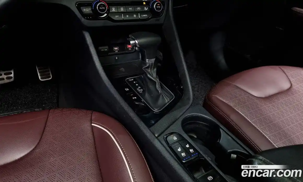 Kia Niro 2020 1.6 Автомат в Москве № 122221, фото 5