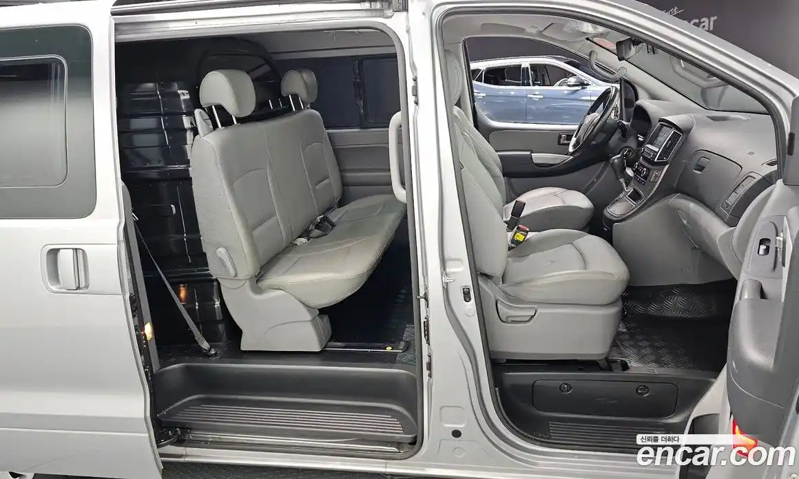 Hyundai Starex 2021 2.5 Автомат в Москве № 122404, фото 15