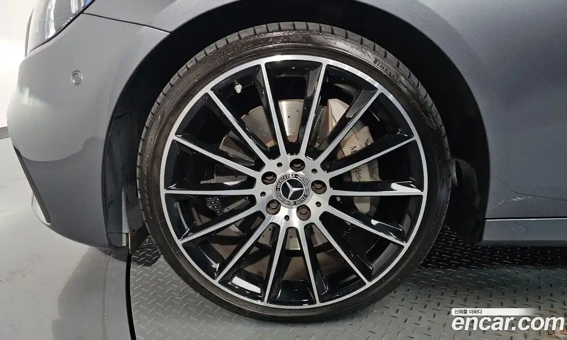 Mercedes-Benz E-Class 2023 2.0 Автомат в Москве № 139258, фото 4