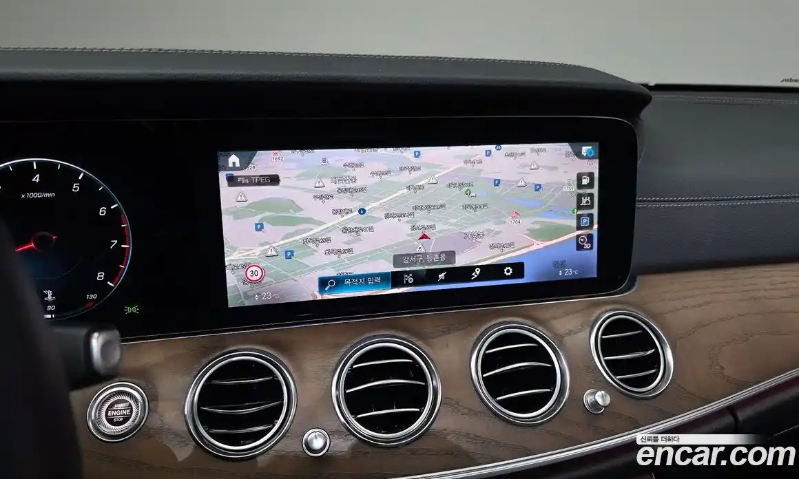 Mercedes-Benz E-Class 2021 2.0 Автомат в Москве № 139607, фото 14