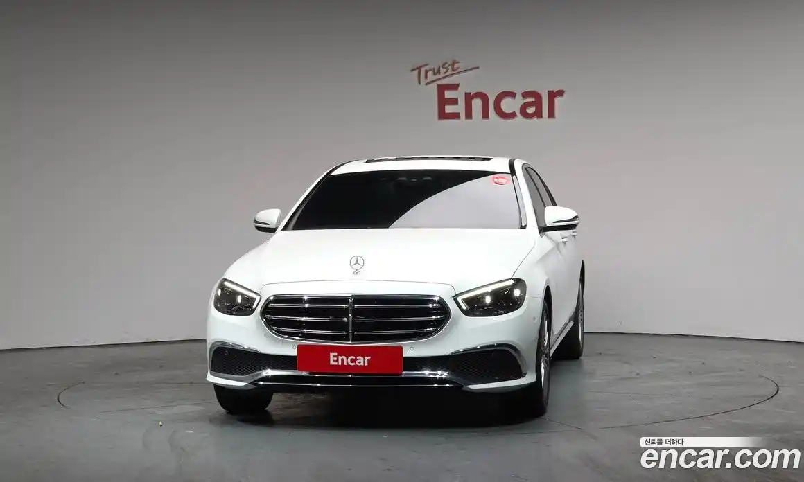 Mercedes-Benz E-Class 2021 2.0 Автомат в Москве № 139607, фото 4