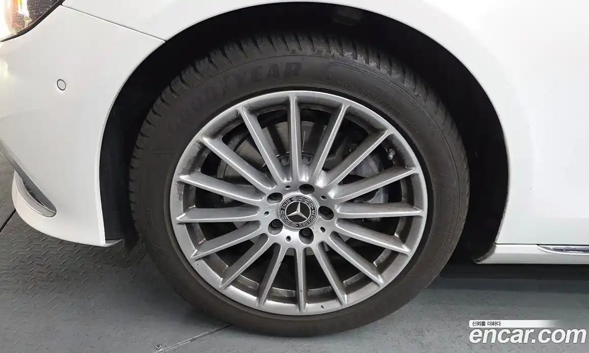 Mercedes-Benz E-Class 2021 2.0 Автомат в Москве № 139607, фото 5