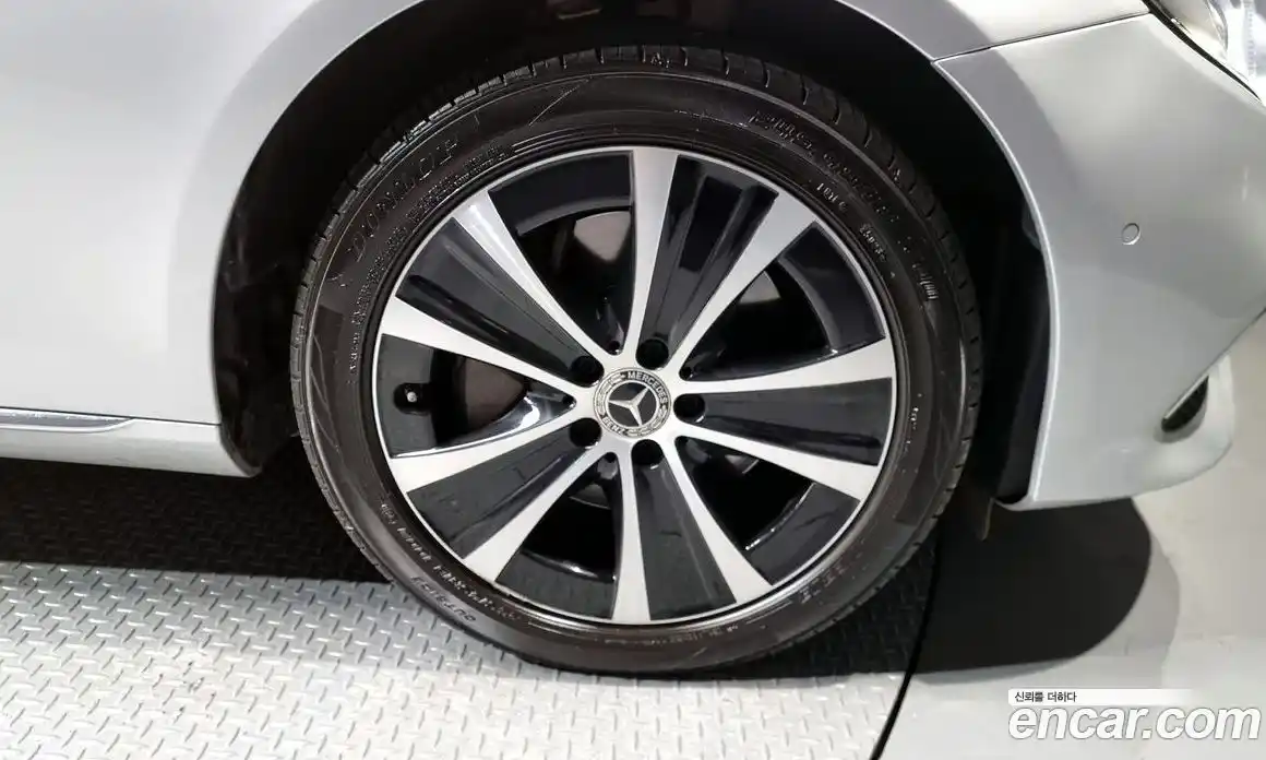 Mercedes-Benz E-Class 2019 2.0 Автомат в Москве № 142926, фото 14