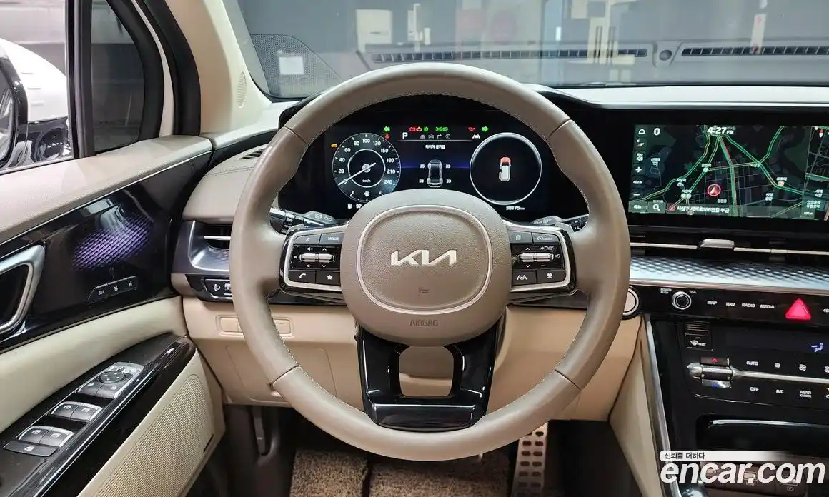 Kia Canival 2023 3.5 Автомат в Москве № 14388, фото 19