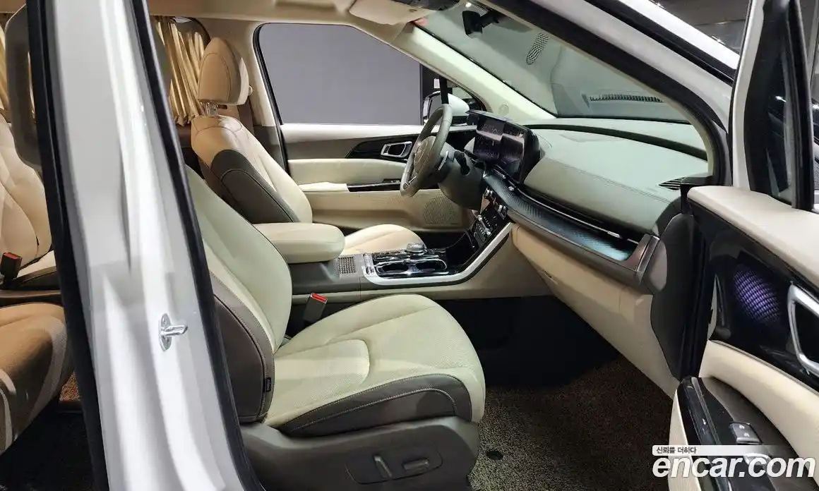 Kia Canival 2023 3.5 Автомат в Москве № 14388, фото 3