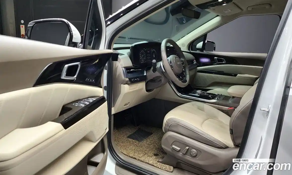 Kia Canival 2023 3.5 Автомат в Москве № 14388, фото 5