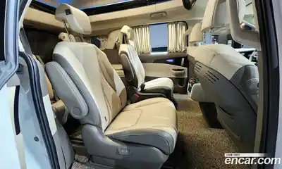 Kia Canival 2023 3.5 Автомат в Москве № 14388, миниатюра 7