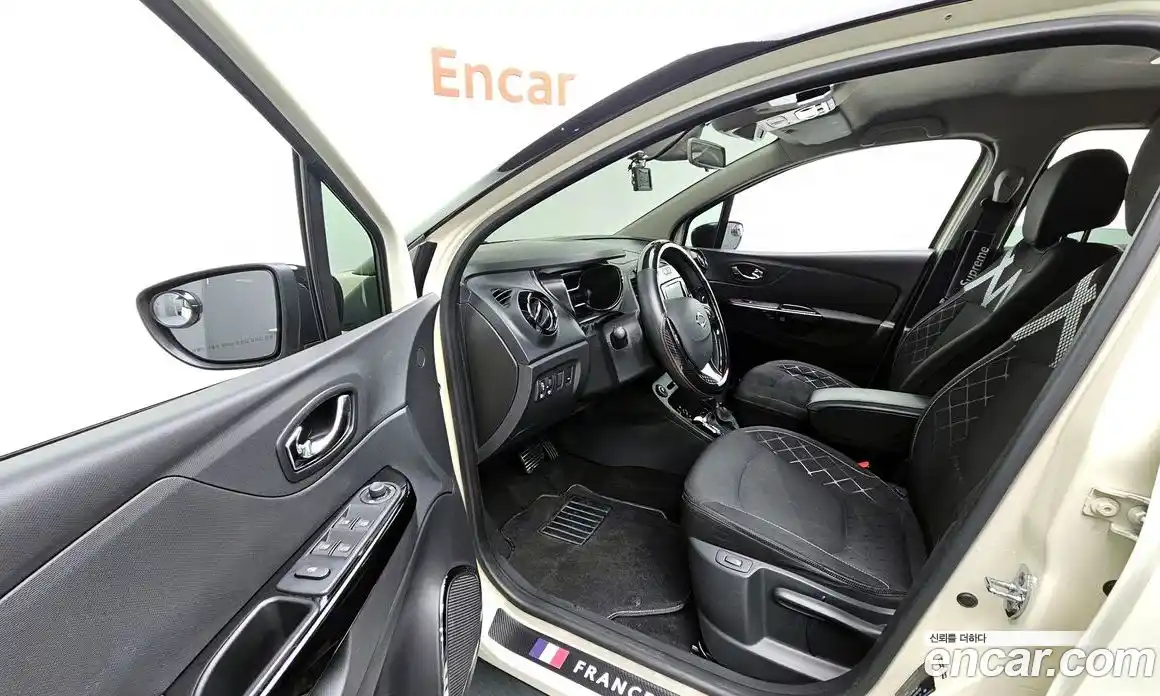 Renault QM3 2014 1.5 Автомат в Москве № 148272, фото 14