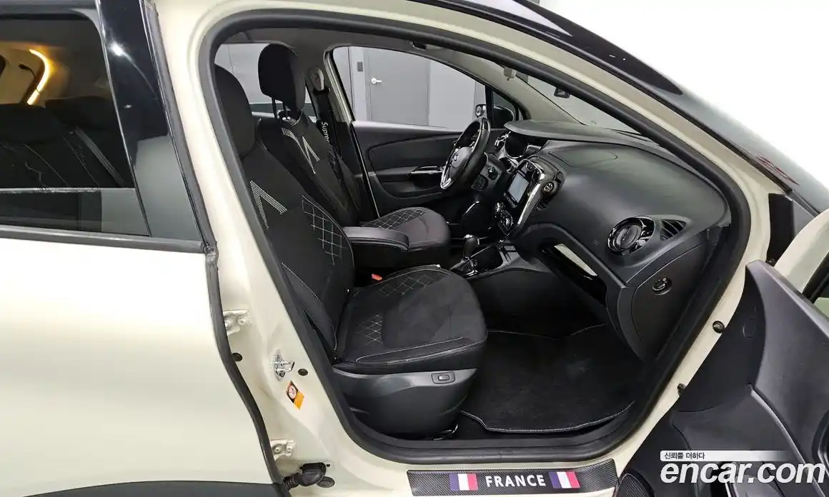 Renault QM3 2014 1.5 Автомат в Москве № 148272, фото 17