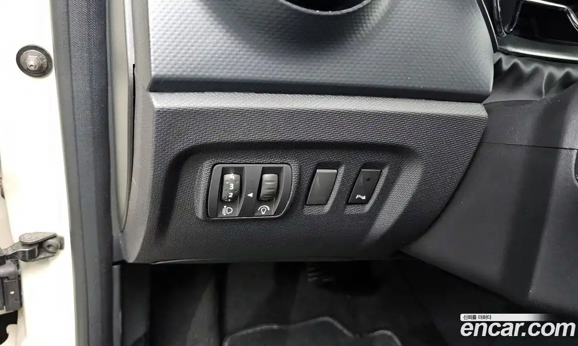 Renault QM3 2014 1.5 Автомат в Москве № 148272, фото 19