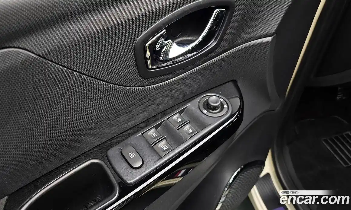 Renault QM3 2014 1.5 Автомат в Москве № 148272, фото 5