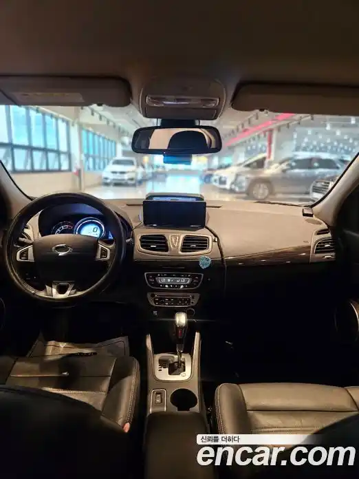 Renault SM3 2014 1.6 Автомат в Москве № 152821, фото 11