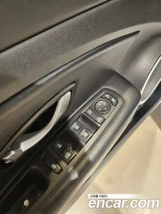 Renault SM3 2014 1.6 Автомат в Москве № 152821, фото 15