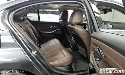 BMW 3-Series 2021 2.0 Автомат в Москве № 154388, миниатюра 9