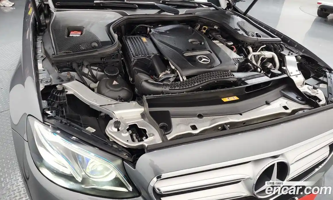 Mercedes-Benz E-Class 2017 2.0 Автомат в Москве № 158518, фото 12