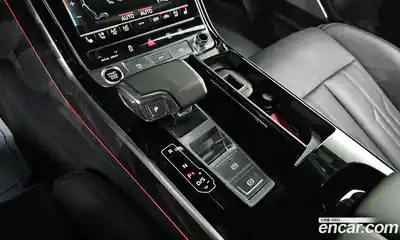 Audi A8, 2022
