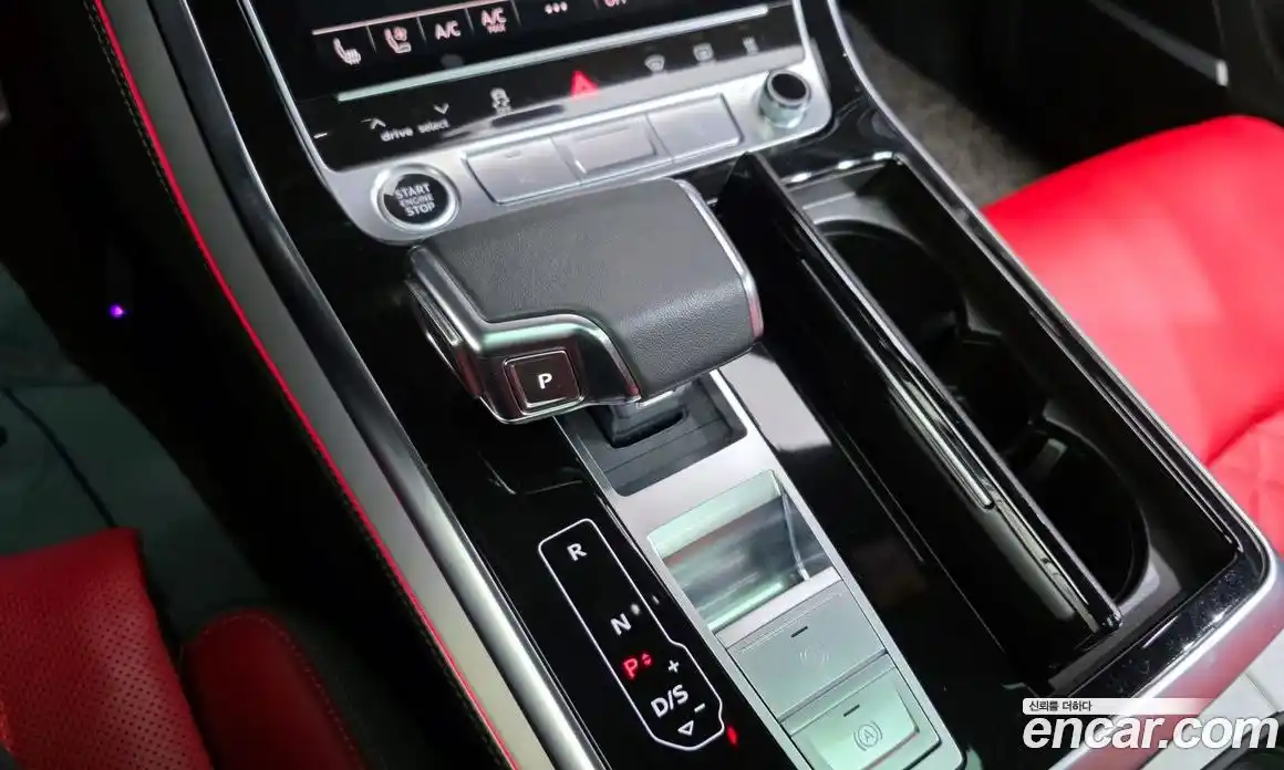 Audi Q8 2023 3.0 Автомат в Москве № 162829, фото 3