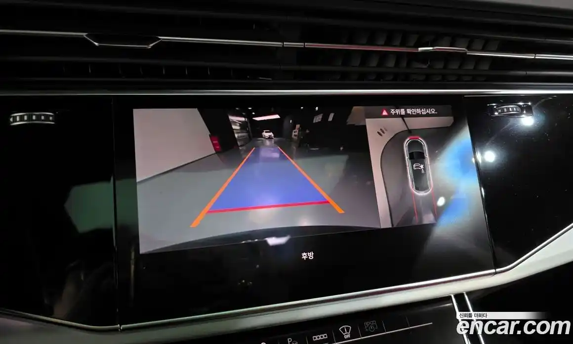 Audi Q8 2023 3.0 Автомат в Москве № 162829, фото 6