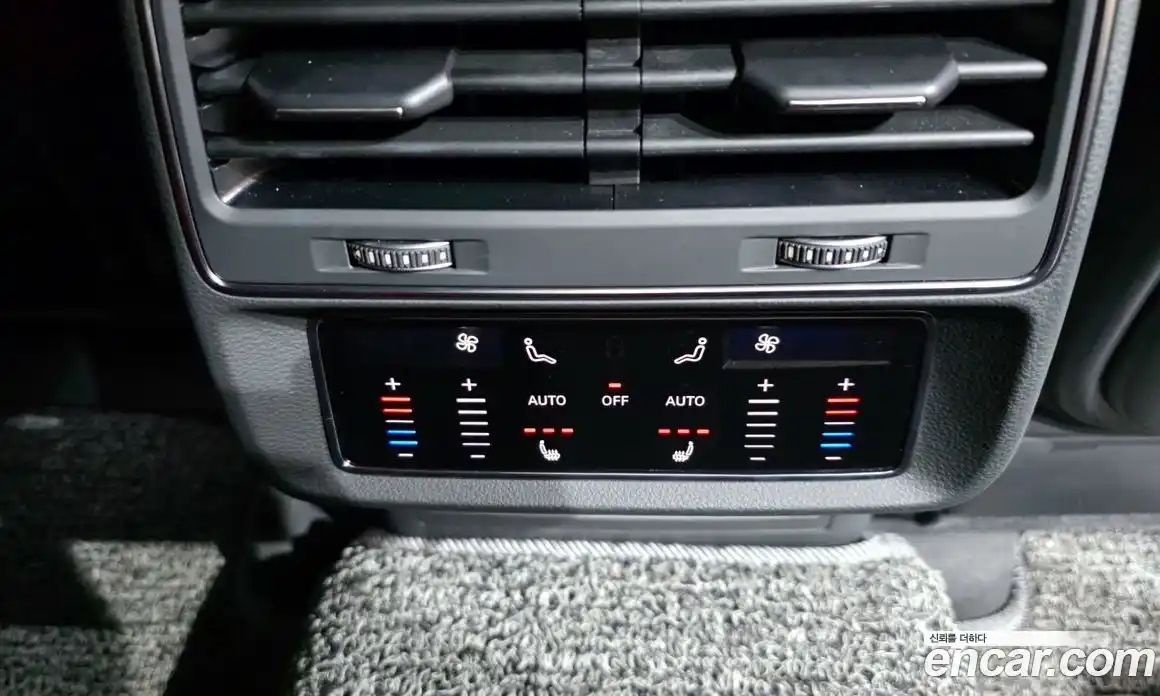 Audi Q8 2023 3.0 Автомат в Москве № 162829, фото 9