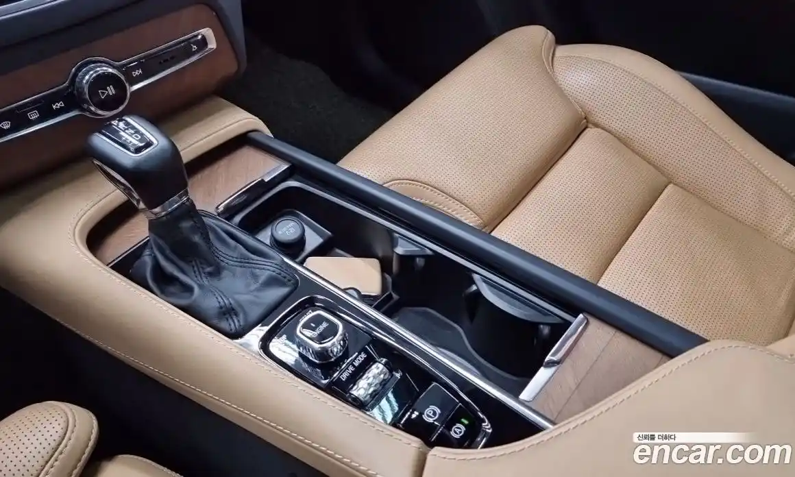 Volvo XC90 2017 2.0 Автомат в Москве № 164852, фото 9