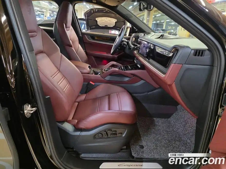 Porsche Cayenne 2024 3.0 Автомат в Москве № 164984, фото 12
