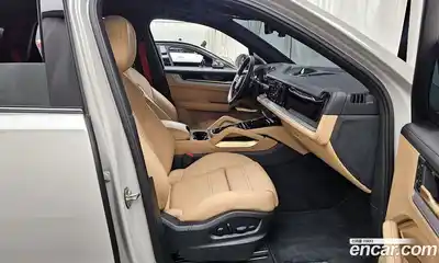 Porsche Cayenne 2024 3.0 Автомат в Москве № 164993, миниатюра 11