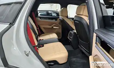 Porsche Cayenne 2024 3.0 Автомат в Москве № 164993, миниатюра 6