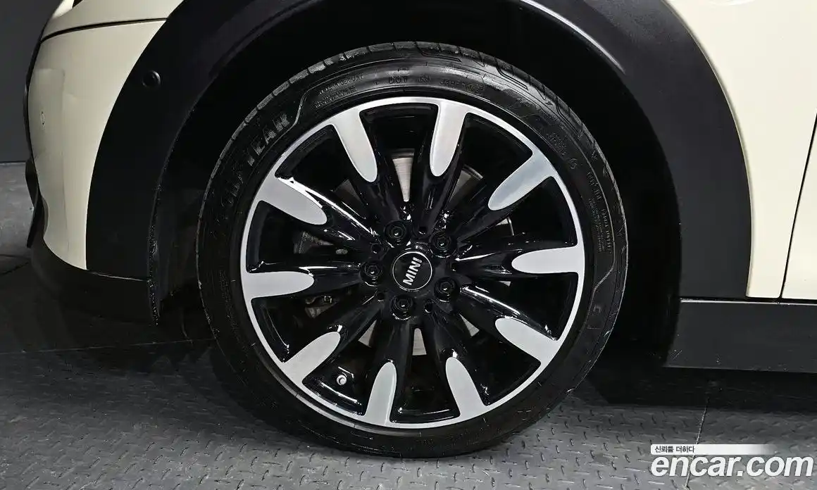 Mini Cooper 2022 2.0 Автомат в Москве № 167134, фото 12