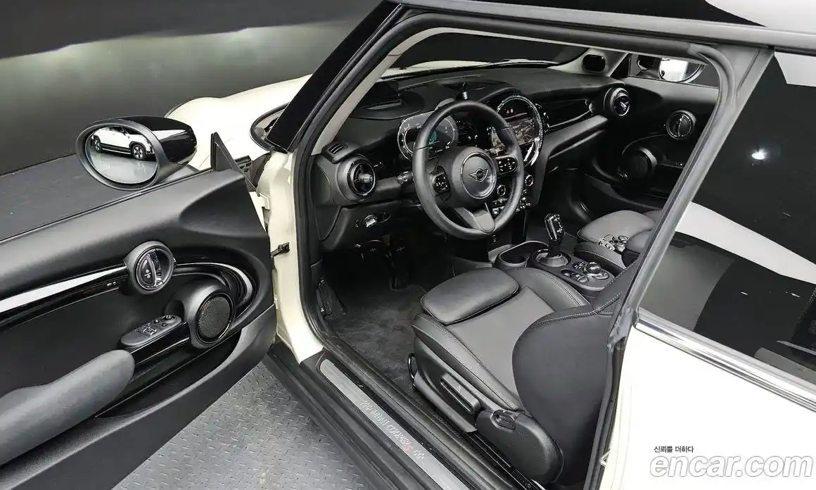 Mini Cooper 2022 2.0 Автомат в Москве № 167134, фото 17