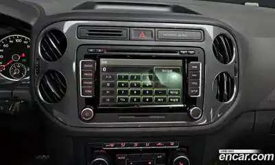 Volkswagen Tiguan 2014 2.0 Автомат в Москве № 168754, миниатюра 4