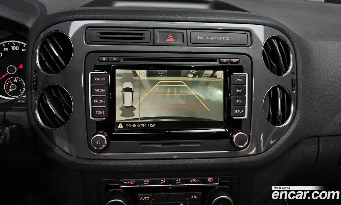 Volkswagen Tiguan 2014 2.0 Автомат в Москве № 168754, фото 9