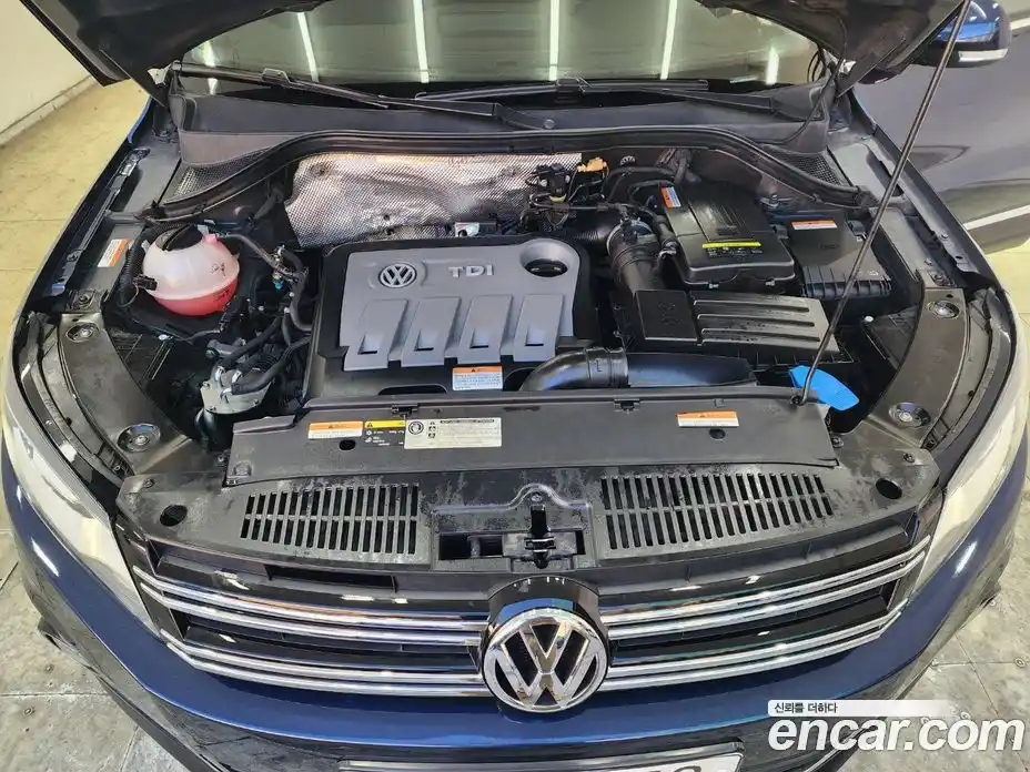 Volkswagen Tiguan 2015 2.0 Автомат в Москве № 169313, фото 7