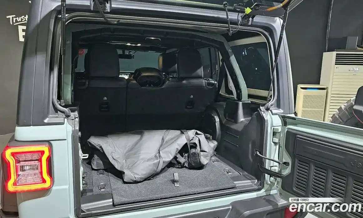 Jeep Wrangler 2023 2.0 Автомат в Москве № 169336, фото 20