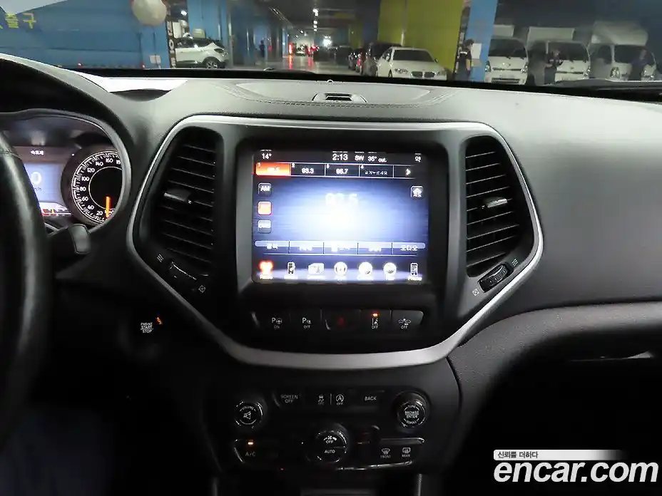 Jeep Cherokee 2017 2.2 Автомат в Москве № 170100, фото 12