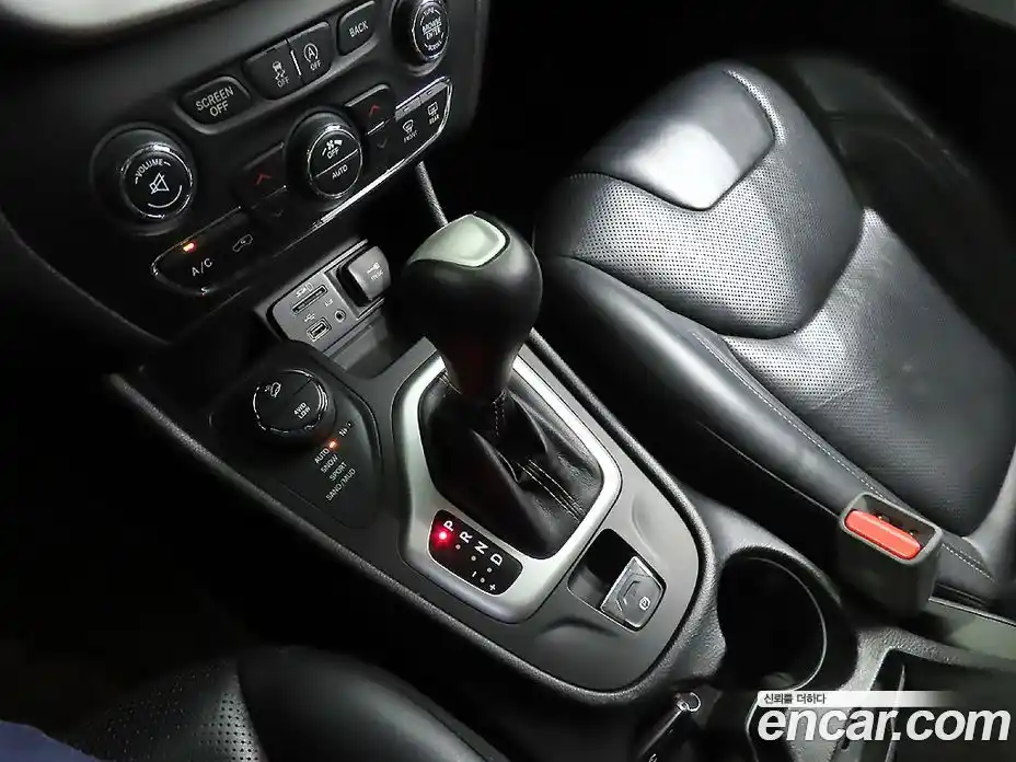 Jeep Cherokee 2017 2.2 Автомат в Москве № 170100, фото 13